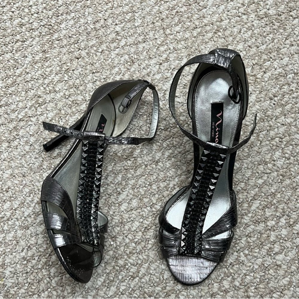 Nina strappy metal gray silver black heels size 10